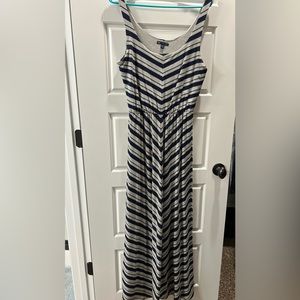 Gap maxi dress size small